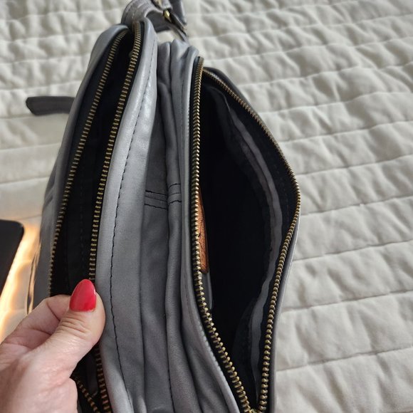 Guardian Gray Leather Crossbody Handbag - Picture 8 of 10